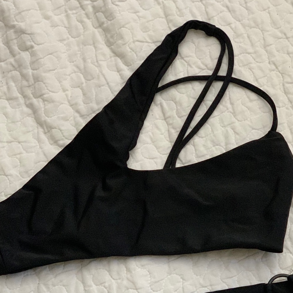 Mikoh black top